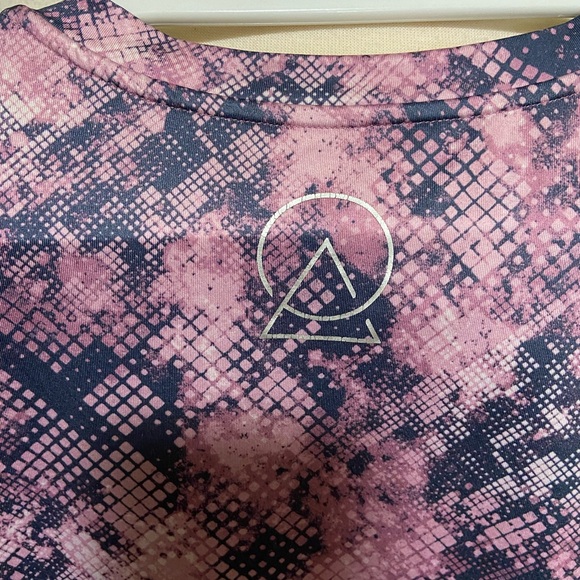 Top - Picture 2 of 5